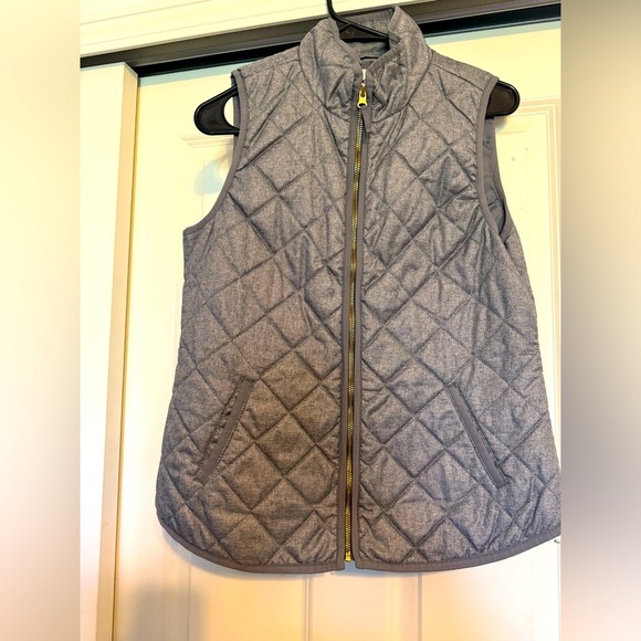 Old Navy gray quilted vest - Picture 1 of 2